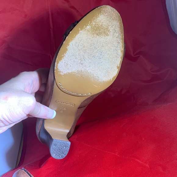 Coach Desaree Brown Leather Pumps Horse-Bit  Sz 7.5 - Picture 8 of 10